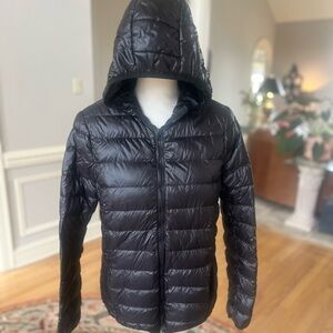 100% down black packable hooded puffer jacket SZ L